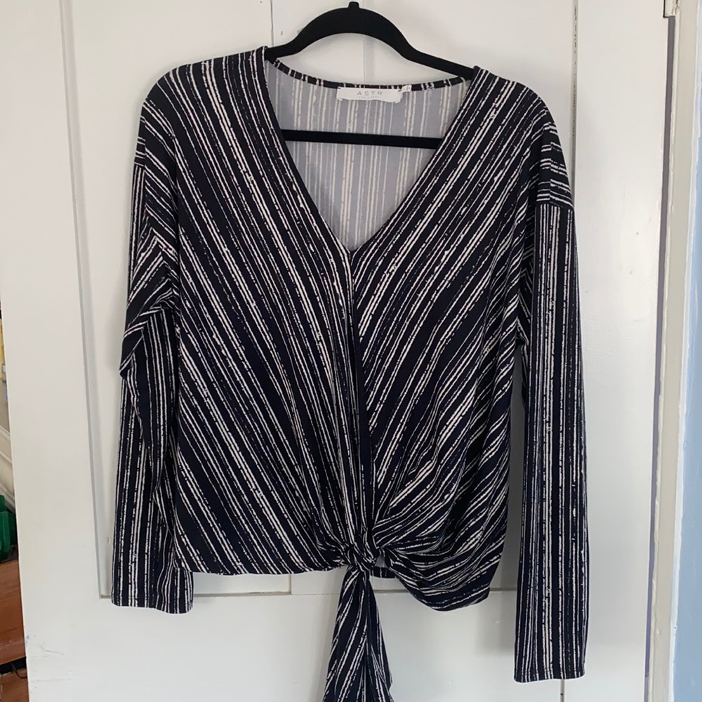 ASTR the label navy white strip top